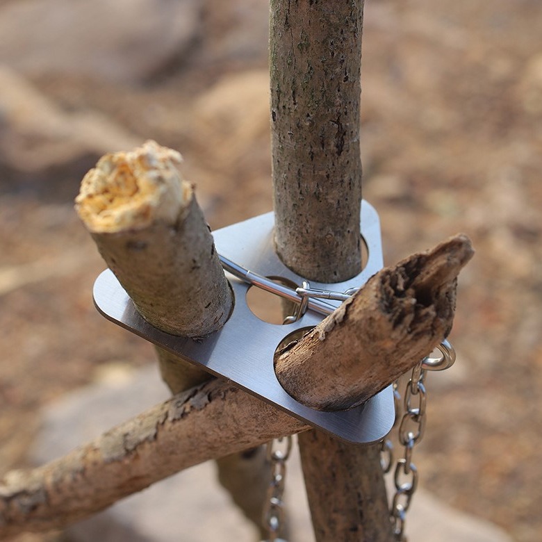 Stainless Steel Camping Tripod - Camping Cooking Hardware recension och pris